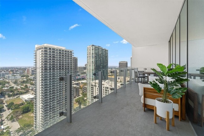 Photo - 700 NE 26th Ter Unit 700