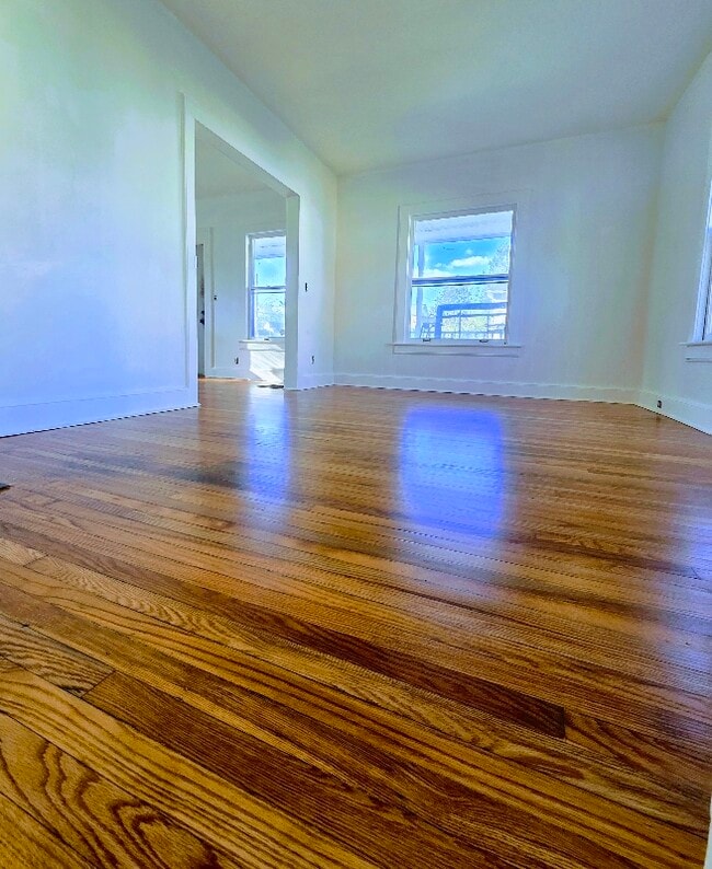 Photo - 4 Bromley Ave Unit #1