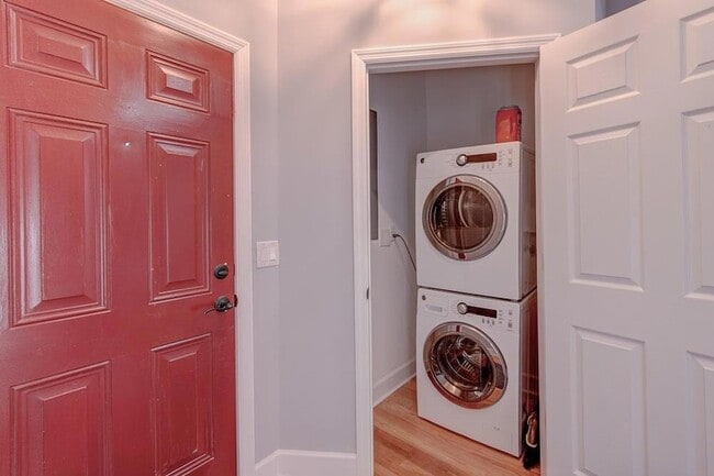 Photo - 1002 Boylston St