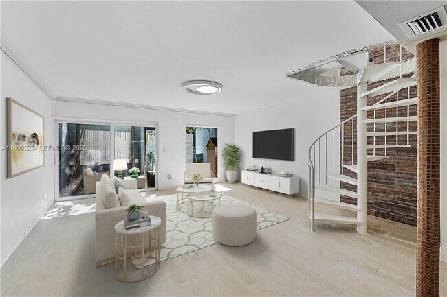 Building Photo - 517 NE 38th St