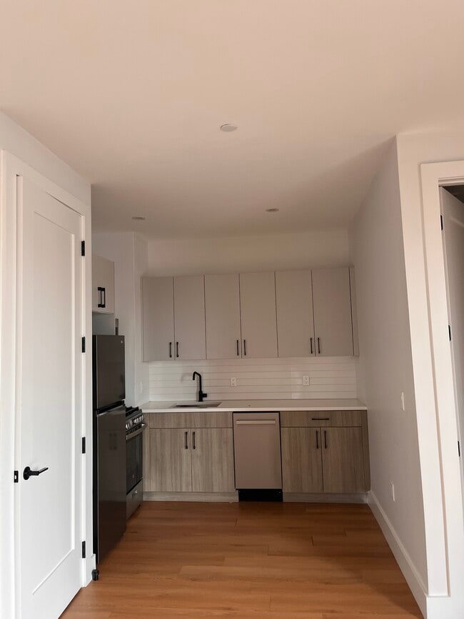 Building Photo - 543 Martin Luther King Jr Dr Unit 408 Rental