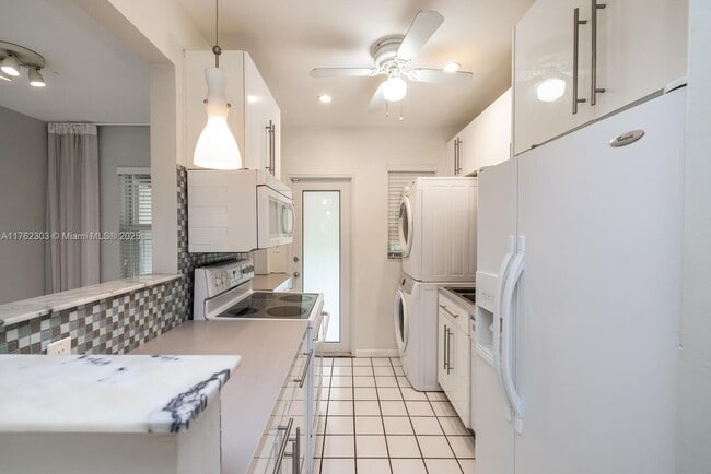 Photo - 1029 NE 113th St Apartment Unit South
