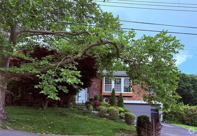 Building Photo - 251 Broadfield Rd Rental