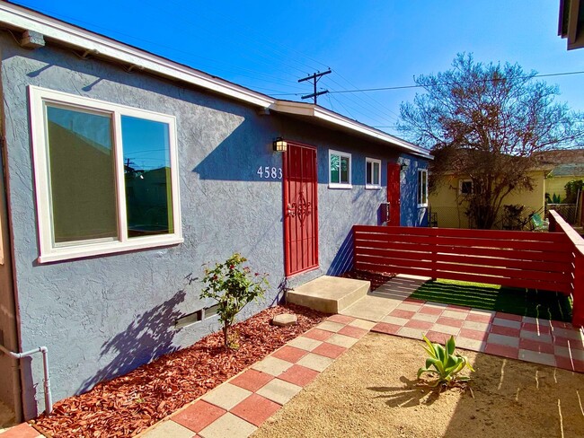 Building Photo - 4581-4585 32nd Street Unit 4583 - Back on left