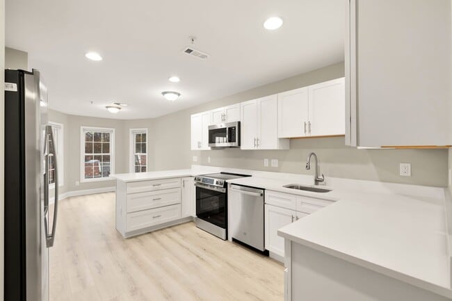 Building Photo - 1753 W St SE Unit C