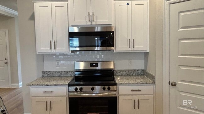 Photo - 452 Parkerman Ave