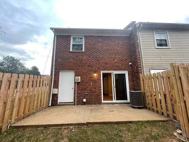 Photo - 101 Hickok Cir