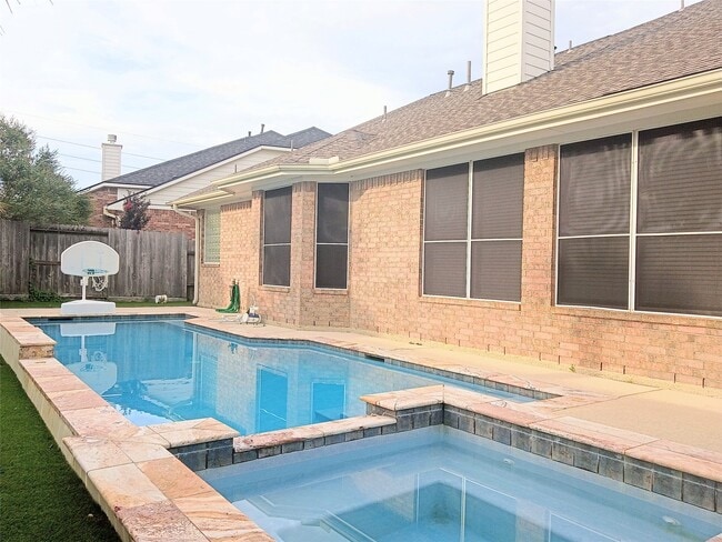 Building Photo - 17815 Gables Bend Dr
