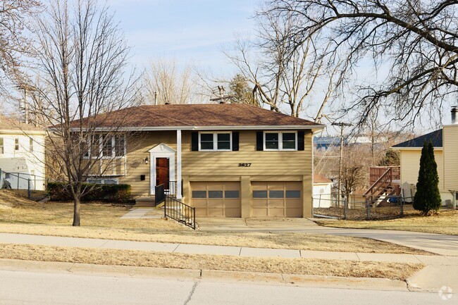 Building Photo - 3627 Cornhusker Dr Rental