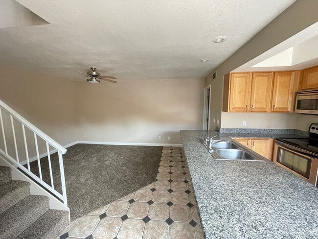240 Shadybrook Ln