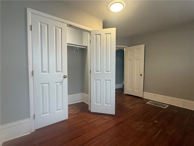 Photo - 1042 Monroe Ave