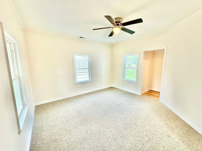 Photo - 225 Simrill St