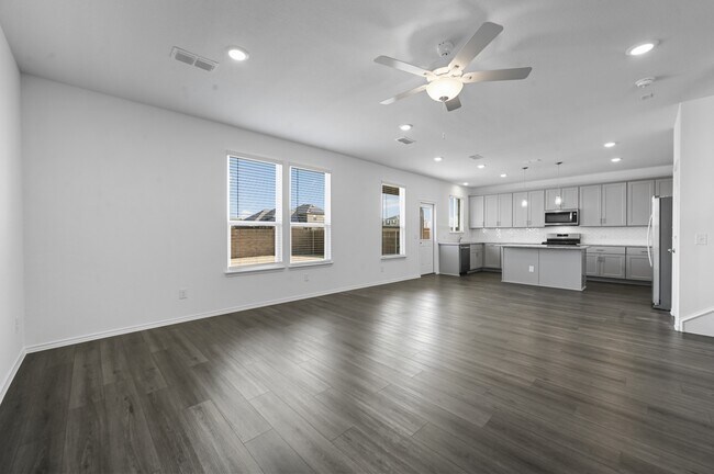 Photo - 606 Agarita Way