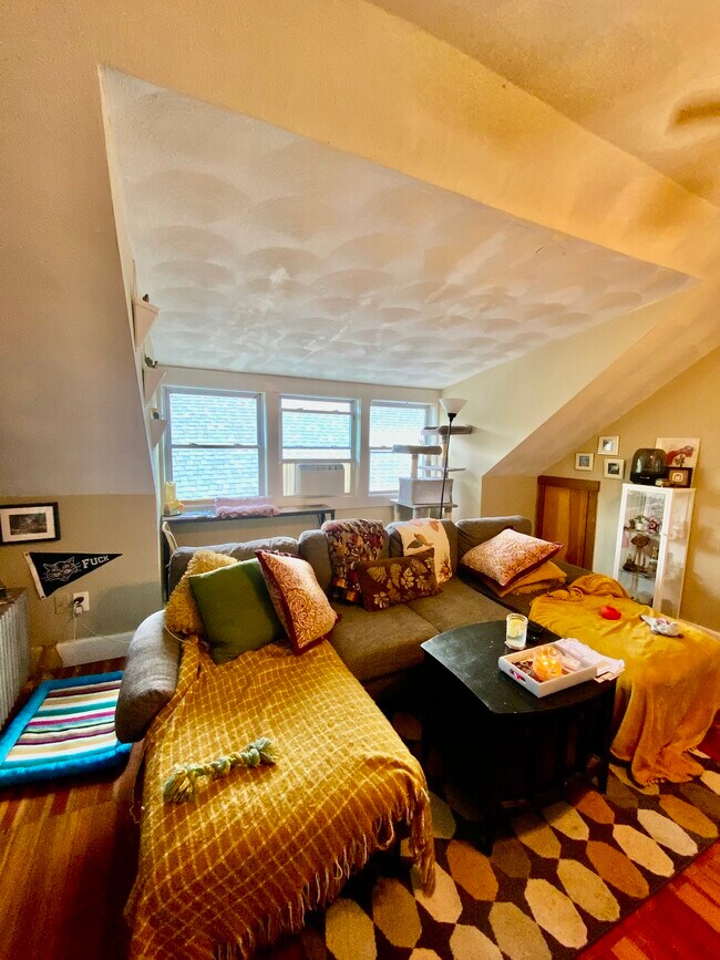 Photo - 1032 Hope St Apartamentos