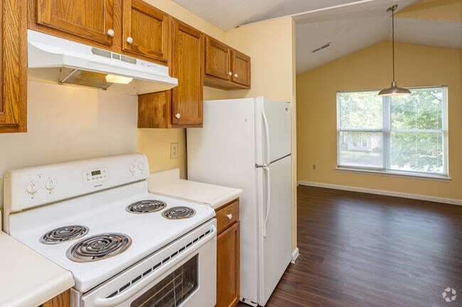 2BR, 1BA - Kitchen & Dining Area
