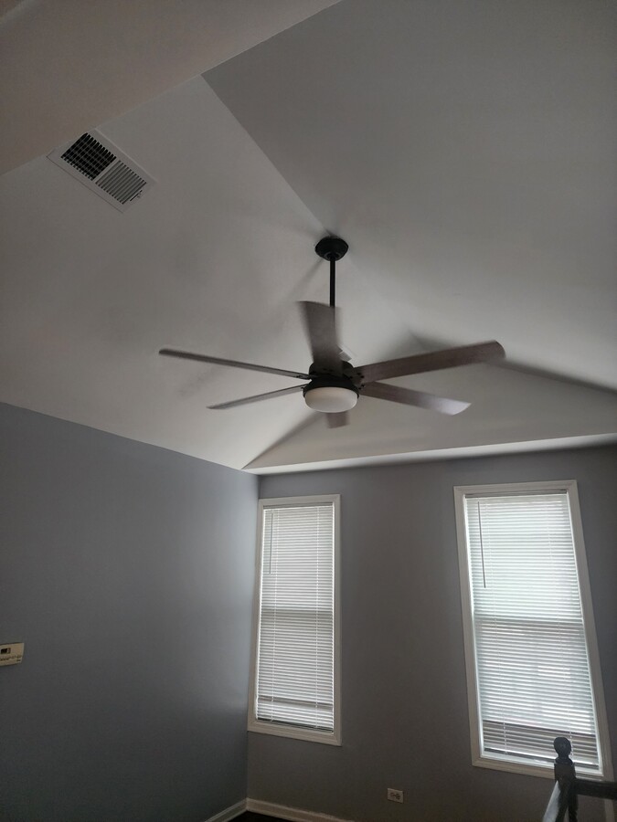 Photo - 561 W 18th St