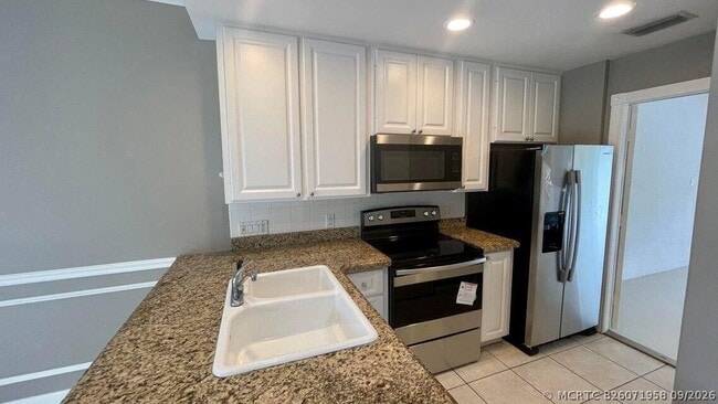 2039 Tarpon Lake Way