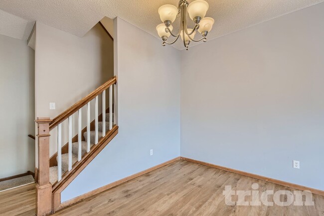 Photo - 7712 Lachman Ave NE