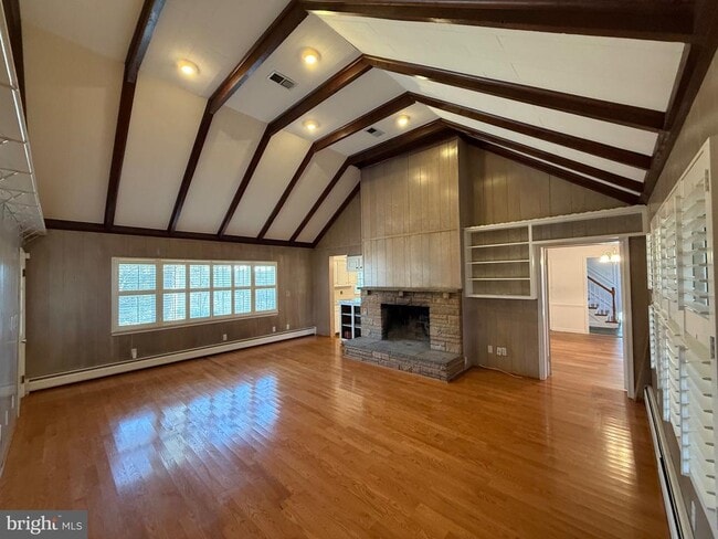 Building Photo - 9616 Burke View Ave