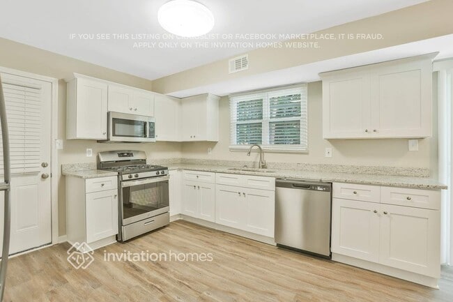 Photo - 3828 Willow Wood Way NW