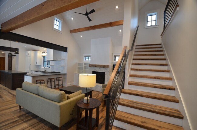 Photo - 300 Washington Rd Unit Main House