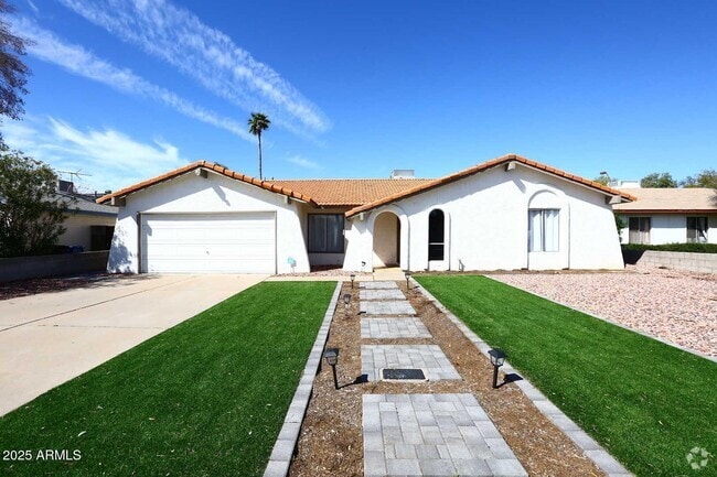 Building Photo - 2634 S Cottonwood Dr Rental