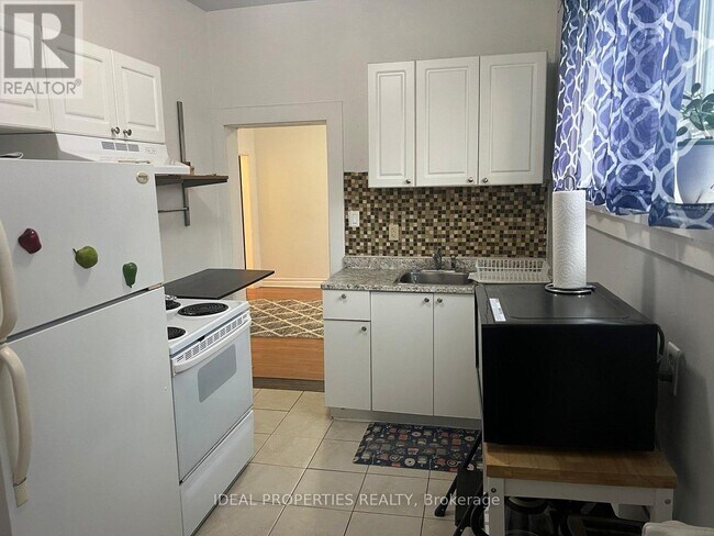 Photo - 277 Bronson Ave
