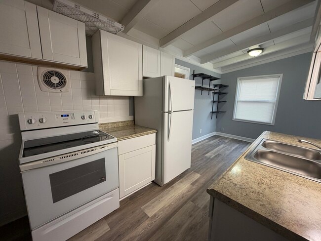 Photo - 1582 Bluebird Ln