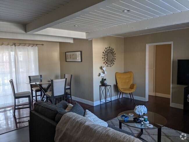 Building Photo - 2808 Hillside Ave Rental