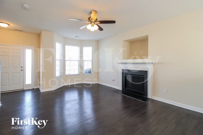 1901 Harvick Ct