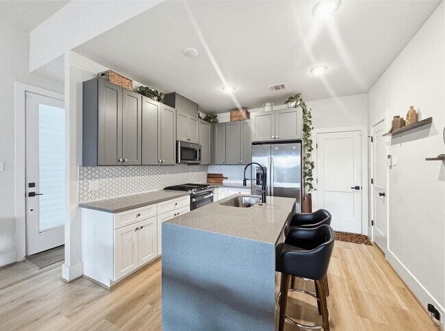 Photo - 5632 Bertellis Ln