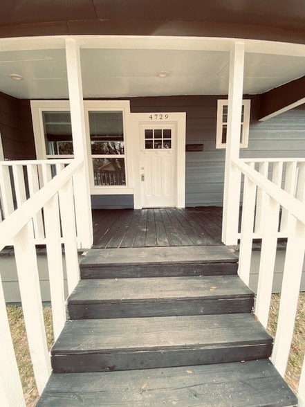 Photo - 4729 Walker St