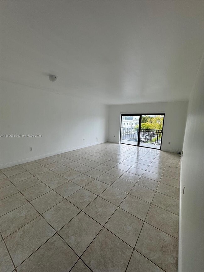 Photo - 10431 N Kendall Dr Unit D312