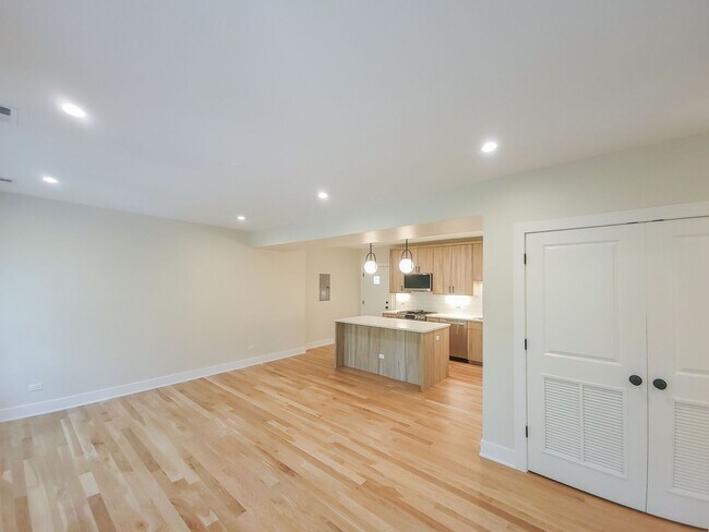 Photo - 4853 N Seeley Ave Unit 1