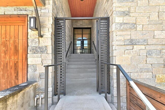 Photo - 901 Bouldin Ave Unidad B