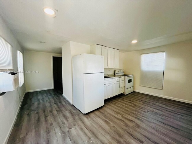 Photo - 1927 Windsor Ave Unit 1927