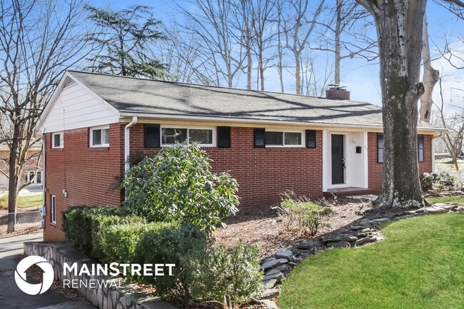 Photo - 1521 Drumcliffe Rd SW