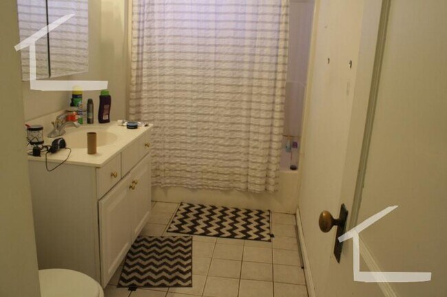 Photo - BU Brookline Area Spacious 5b/2b Large Rooms, These don't last long Hurry!