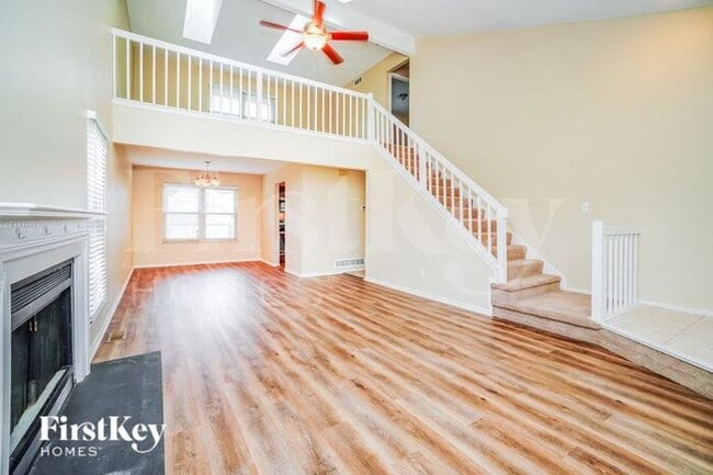 Photo - 1103 Crestview St