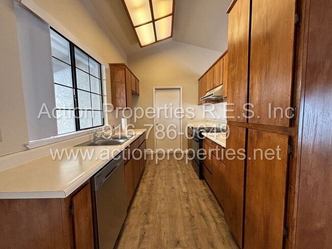Photo - Cozy 3 Bed, 2 Bath - Single Story - New Pa...