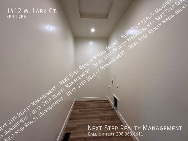 Photo - 1412 W Lark Ct
