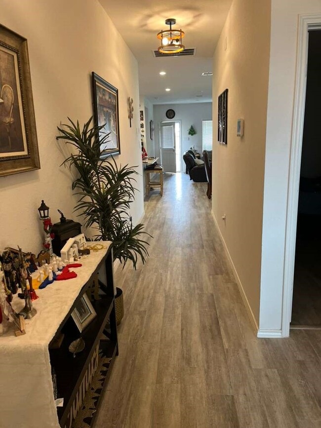 Photo - 31014 Brightwell Bnd