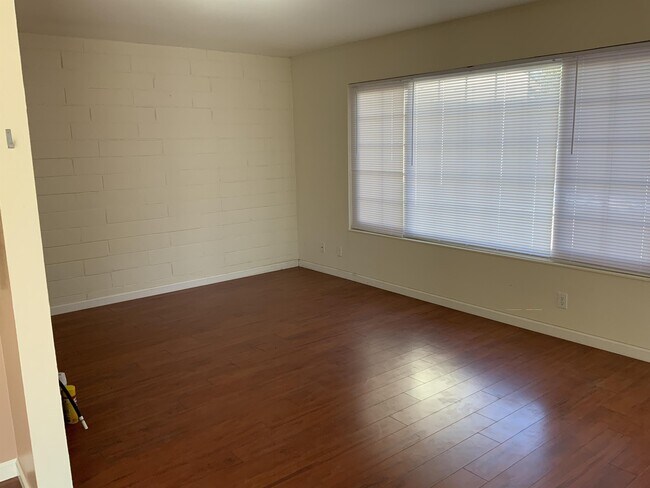 Photo - 33139 Lake Mead Dr