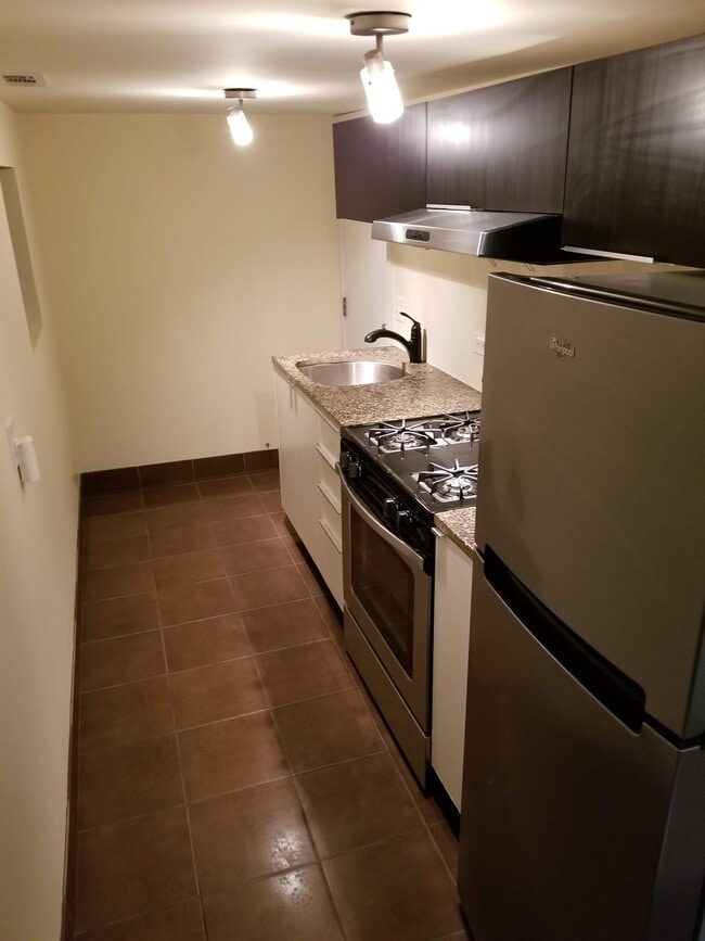 Photo - 1646 N Western Ave Unit B