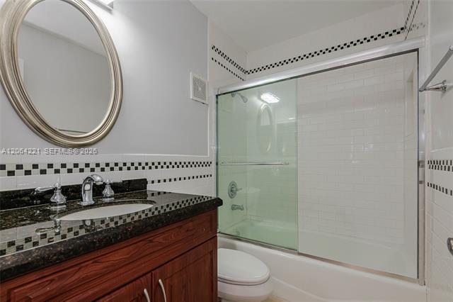 Photo - 4520 SW 68th Court Cir