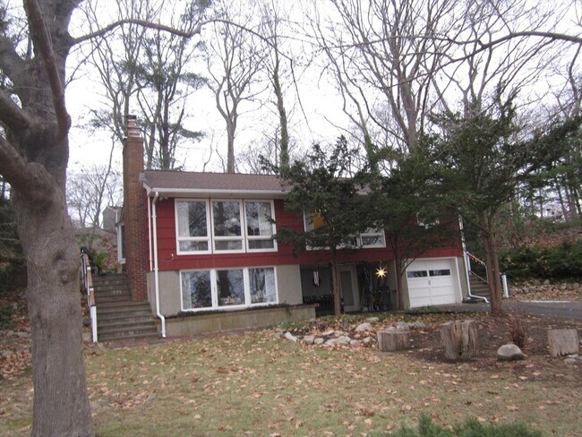 Photo - 83 Hesperus Ave