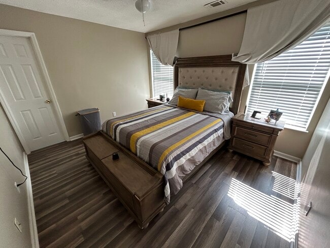 Photo - 1289 Homer City Way