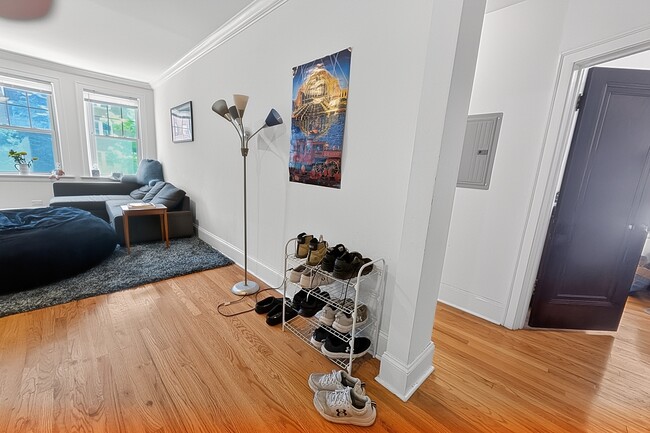 Photo - 6638 N Glenwood Ave Unit 1