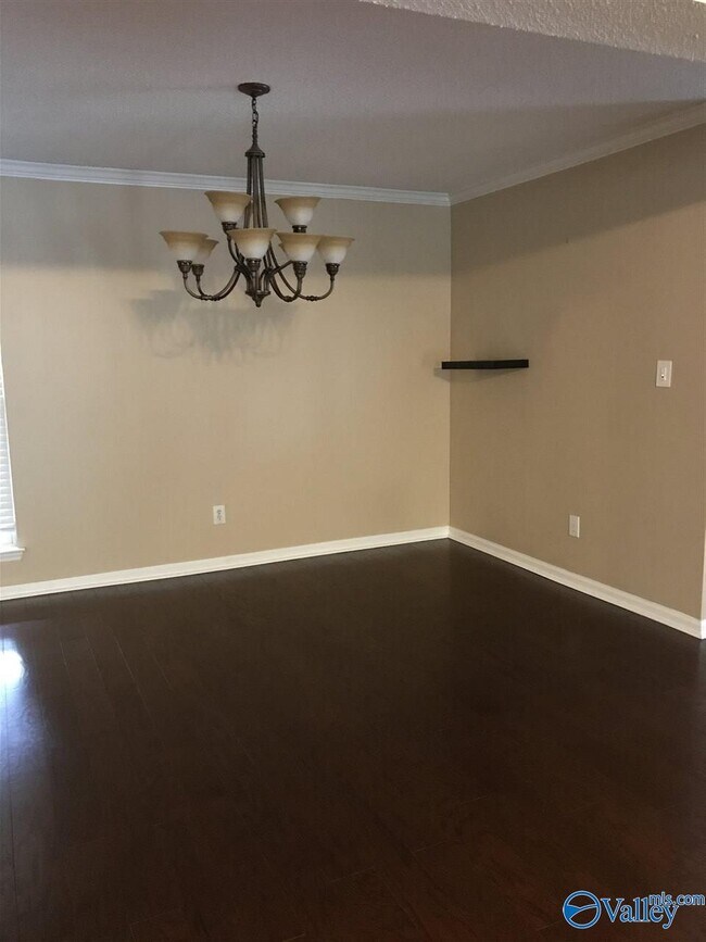 Photo - 110 Bridgeway Ln