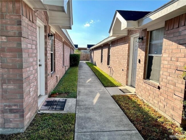 Photo - 2301 N Erica St Unit 2